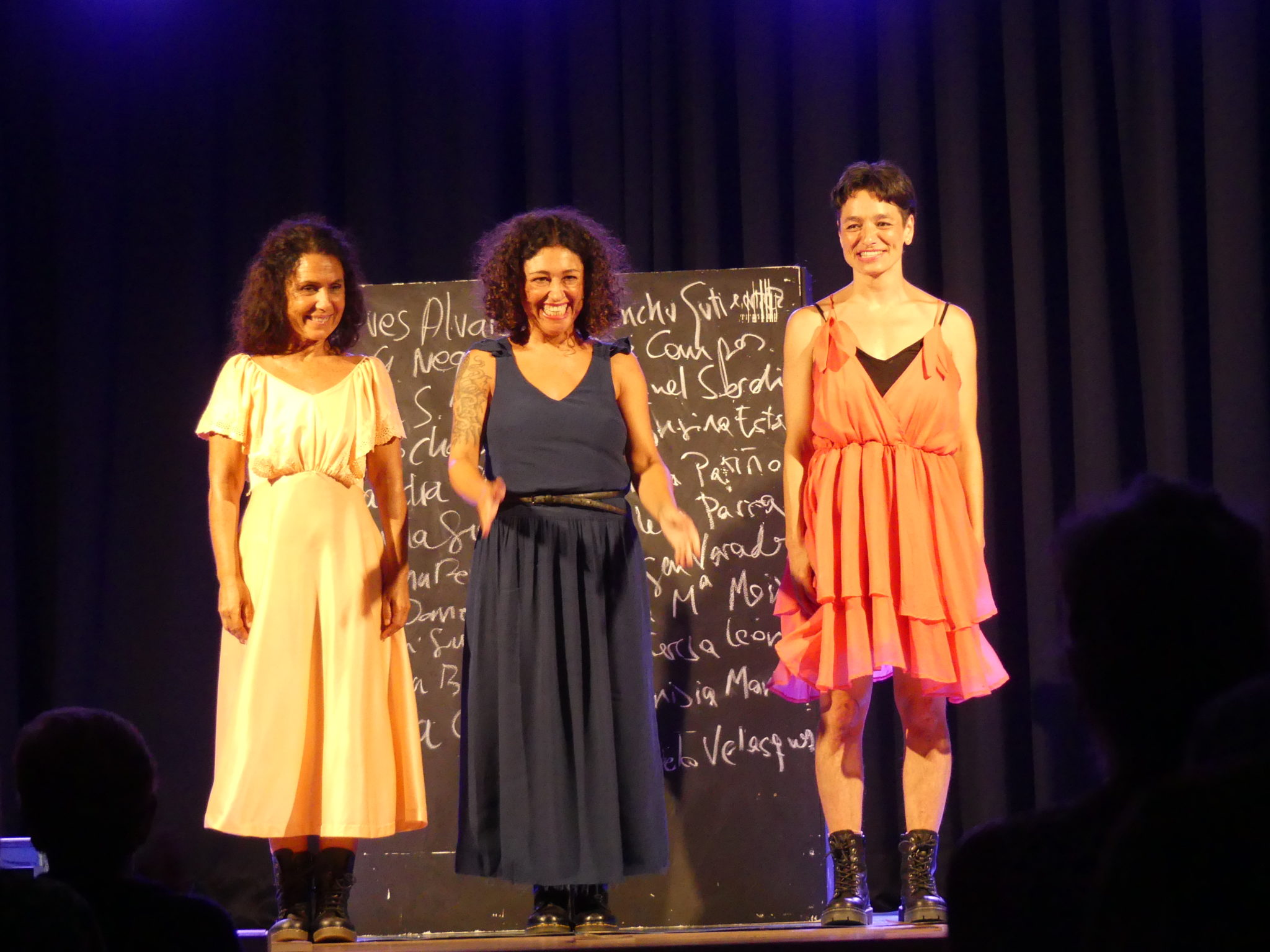 MUJERES DE CARNE Y VERSO