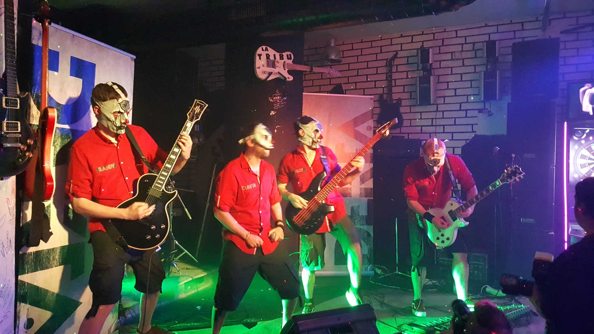DEKTA EN LA TRIBU