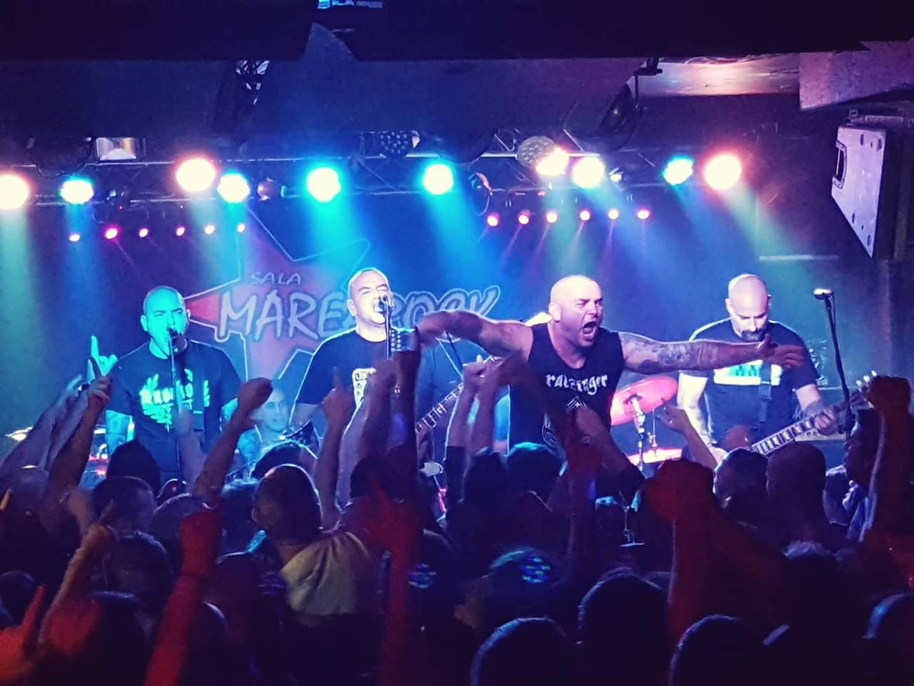 CIERRA LA SALA MAREAROCK