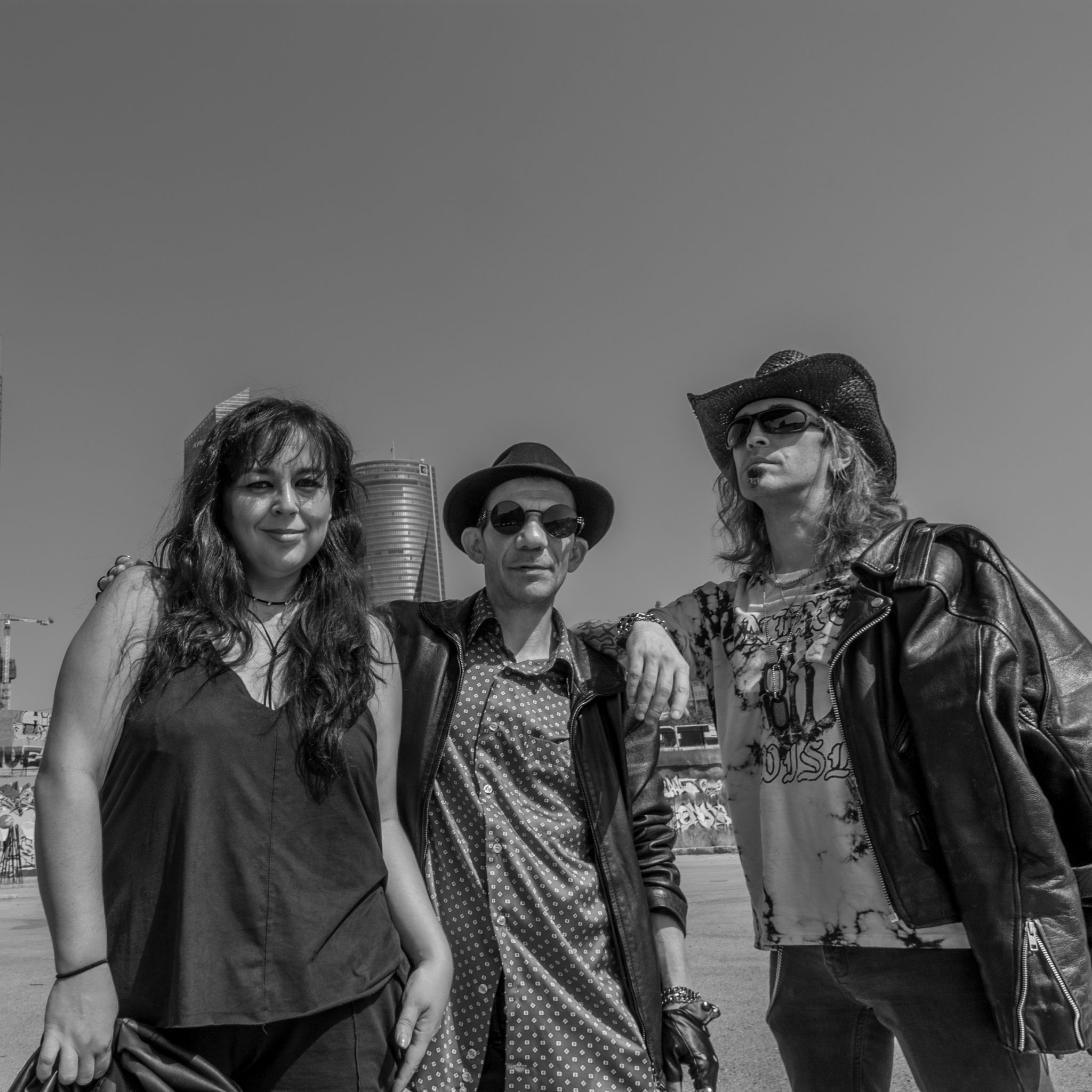 43 GRADOS LANZAN SU PRIMER DISCO: «AÑOS PERDIDOS»