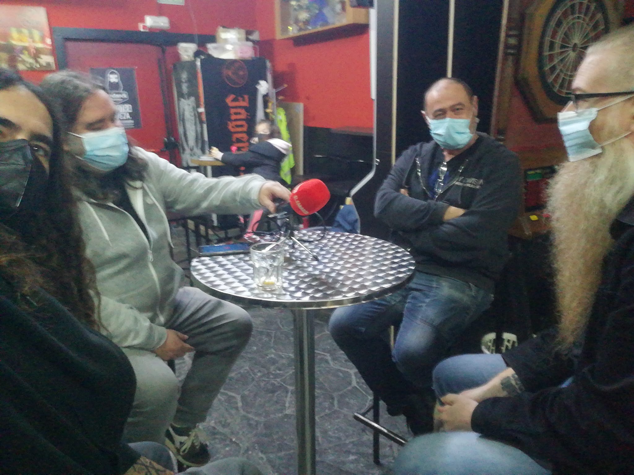 UNA CHARLA DE BAR