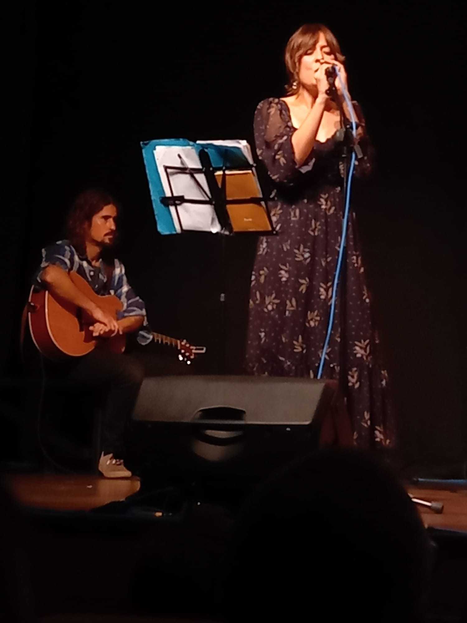 MUJERES CANTAN A MUJERES