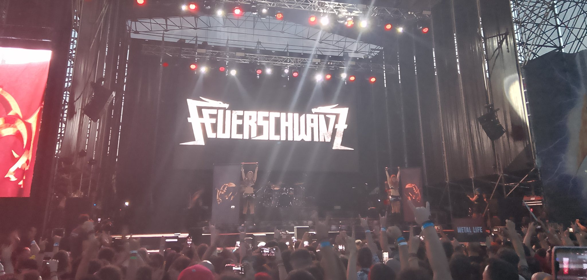 LEYENDAS DEL ROCK 2025 – VIERNES